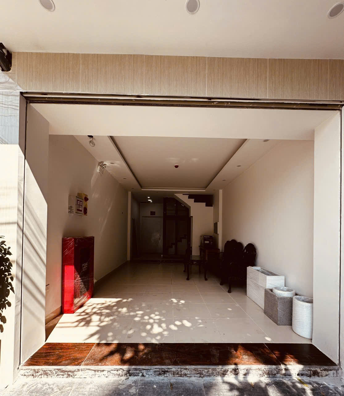 Cho thuê MBKD làm VP, Showroom, Trung tâm ngõ 155 Định Công 6 tầng x 75m2 thông sàn. - Ảnh chính